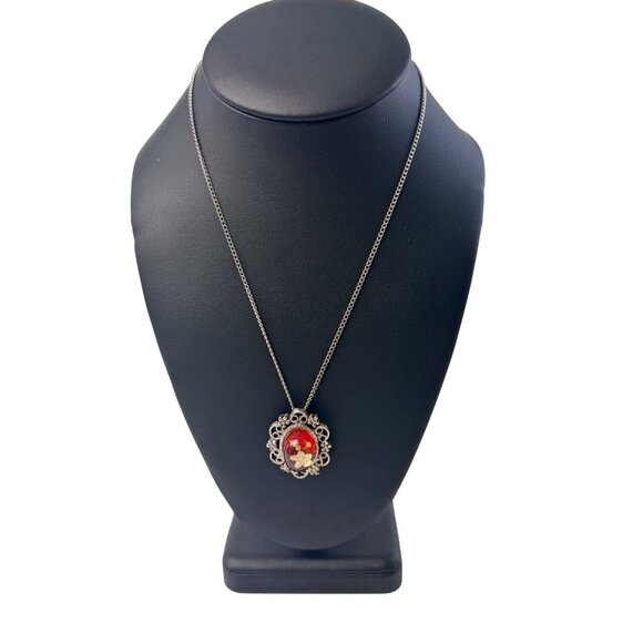 Jewelry - Vintage Floral Pendant Necklace Pressed Flowers in Glass Silver-Tone Filigree